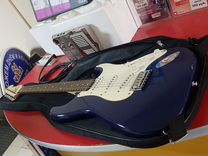 Электрогитара Fender Squier Bullet Strat + педаль