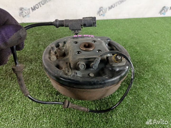 Ступица задняя правая Nissan March AK12 CR12DE