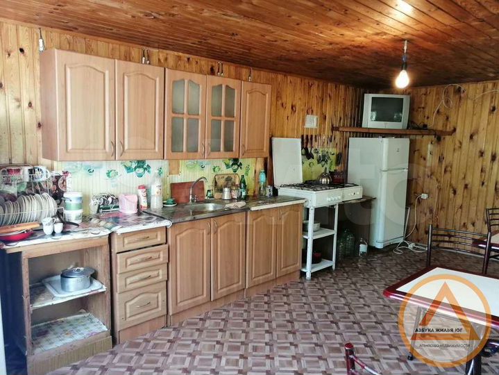 Дом 225 м² на участке 6,5 сот.