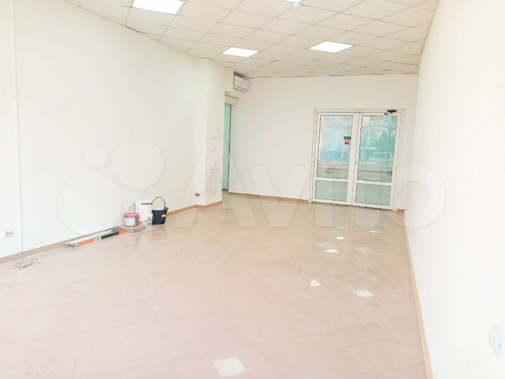 Магазин на Колобова сосед едавода/Мясной, 130 м²