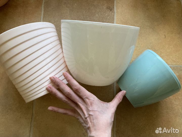 Пластиковые цветочные горшки