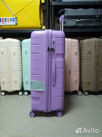 Надёжный чемодан на колёсах L