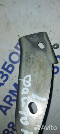 Петля капота на Volkswagen Phaeton