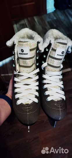 Продам коньки