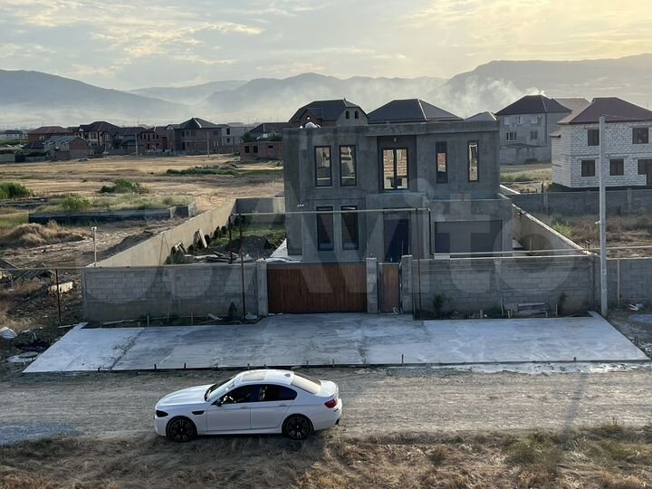 Дом 295 м² на участке 8 сот.