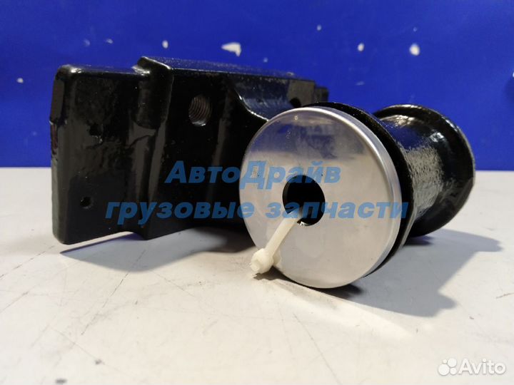 Кронштейн кабины Рено Премиум Керакс передний