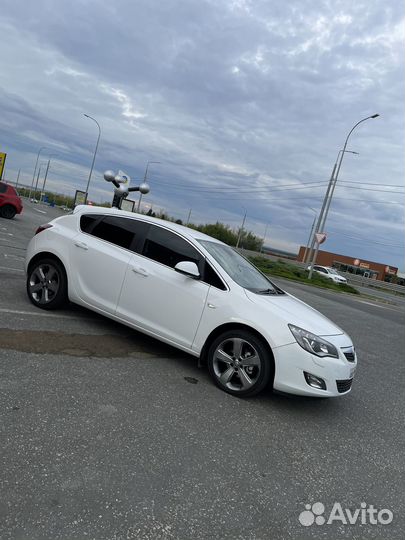 Opel Astra 1.6 AT, 2011, 141 000 км
