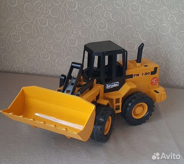 Бульдозер Bruder колёсный FR 130