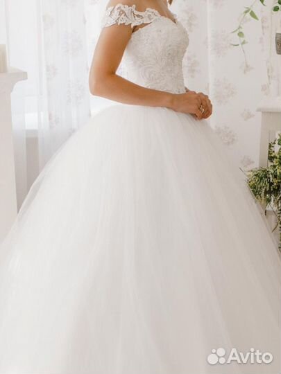 Свадебное платье