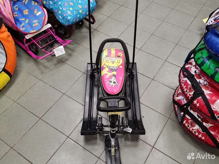 Снегокат с ручкой и колесами