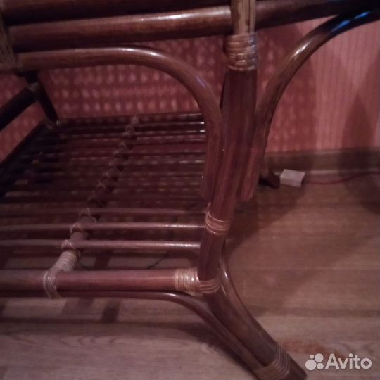 Стол журнальный натуральный ротанг