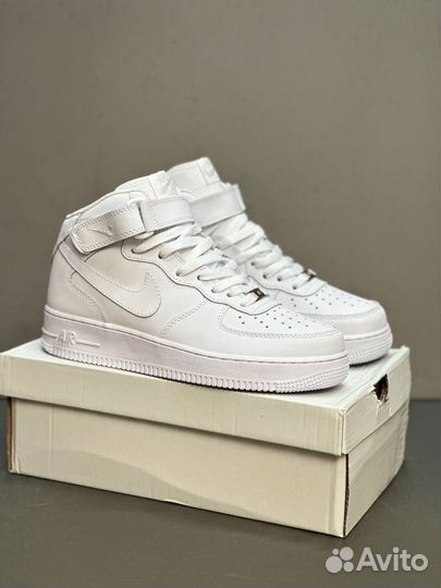 Кроссовки оптом