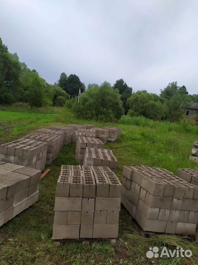 Блок щебневый