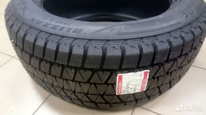 Bridgestone Blizzak DM-V3 235/70 R16 106S