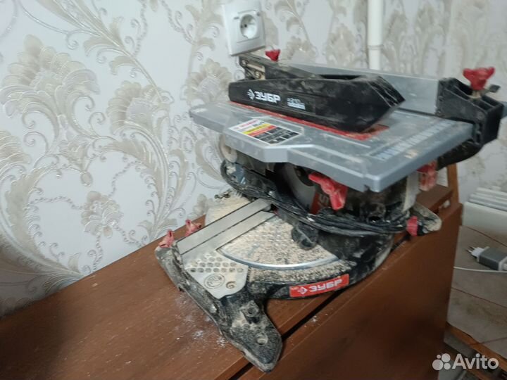 Торцовочная и настольная пила