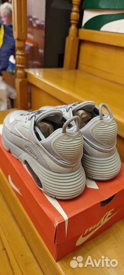 Кроссовки Nike 38 размер оригинал