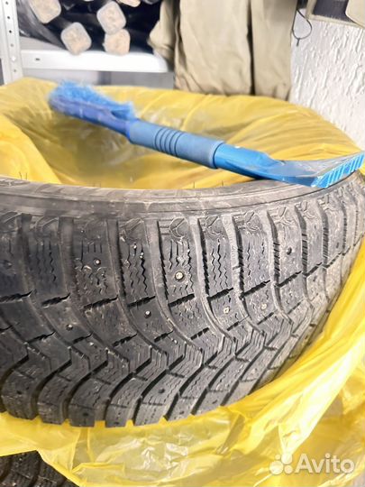 Michelin X-Ice North 4 255/55 R19 27