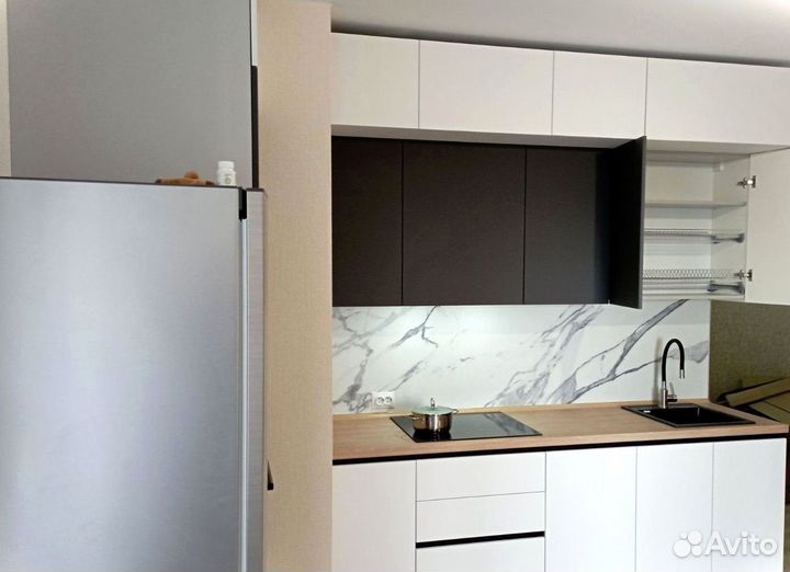 Кухня в потолок