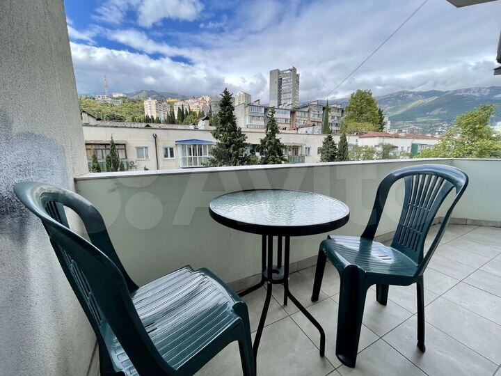 2-к. квартира, 50 м², 4/9 эт.