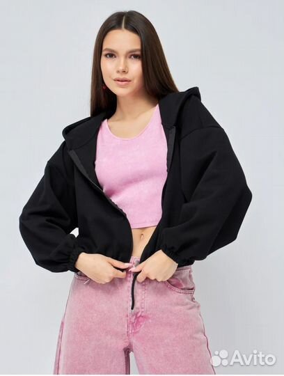 Укороченная кофта на молнии