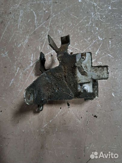 Кронштейн крепления BMW F01