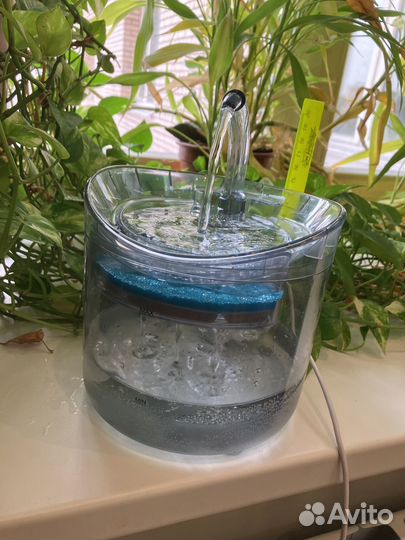 Поилка фонтанчик для кошек и собак