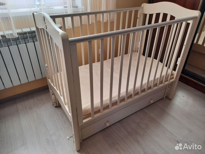 Детская кроватка с маятником Гандылян Ванечка