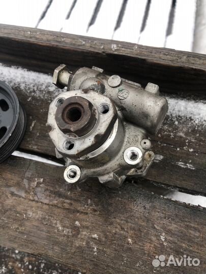 Насос гидроусилителя руля на Фольксваген пассат В5