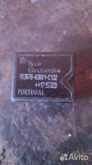 Реле v23076-a3001-c132