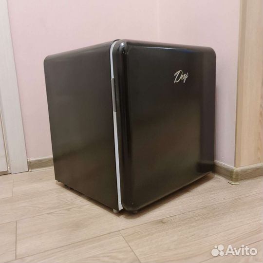 Холодильник Мини Dexp Новый. 47л, 50см