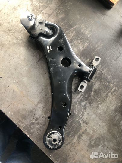 Рычаг левый Toyota Highlander