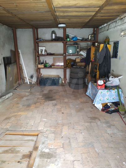 Гараж, > 30 м²