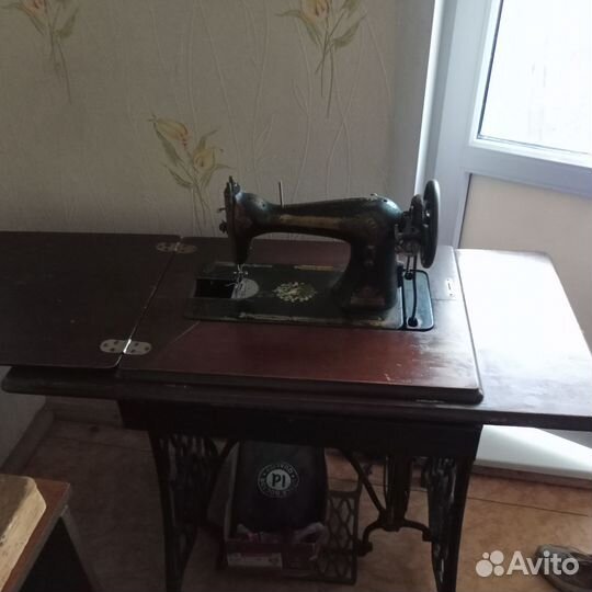 Швейная машина Singer