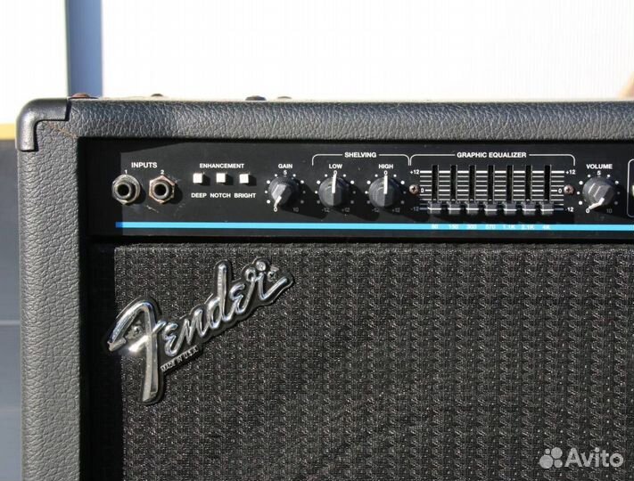 Комбоусилитель для бас гитары Fender BXR 200 USA