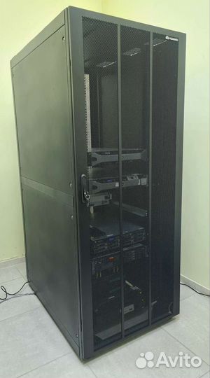 Серверный шкаф, стойка