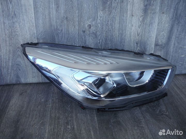 Фара правая №90 ford Kuga 2 2018