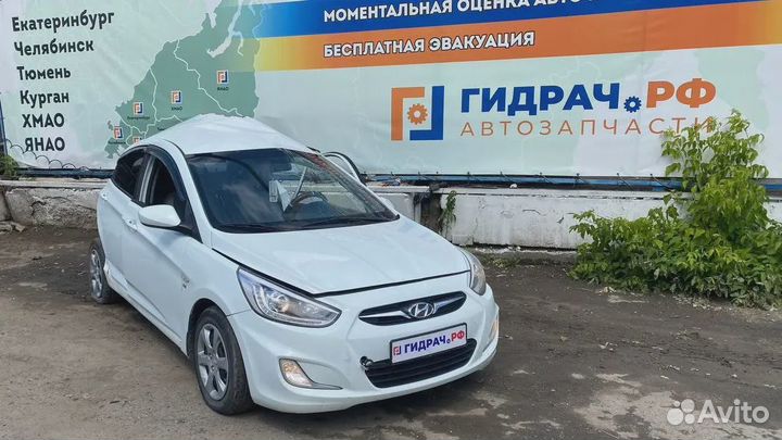 Стекло двери задней правой Hyundai Solaris 83421-1