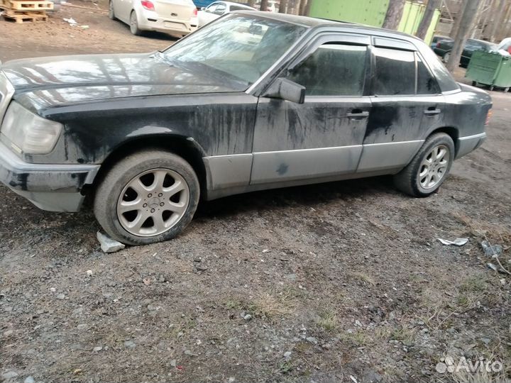 Разбор на запчасти Mercedes-Benz E-класс w124