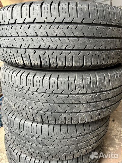 Michelin Agilis 51 215/65 R16