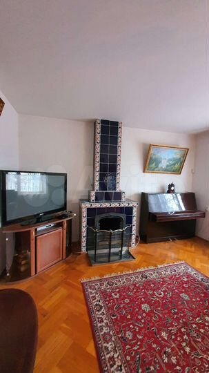 Дом 350 м² на участке 6 сот.