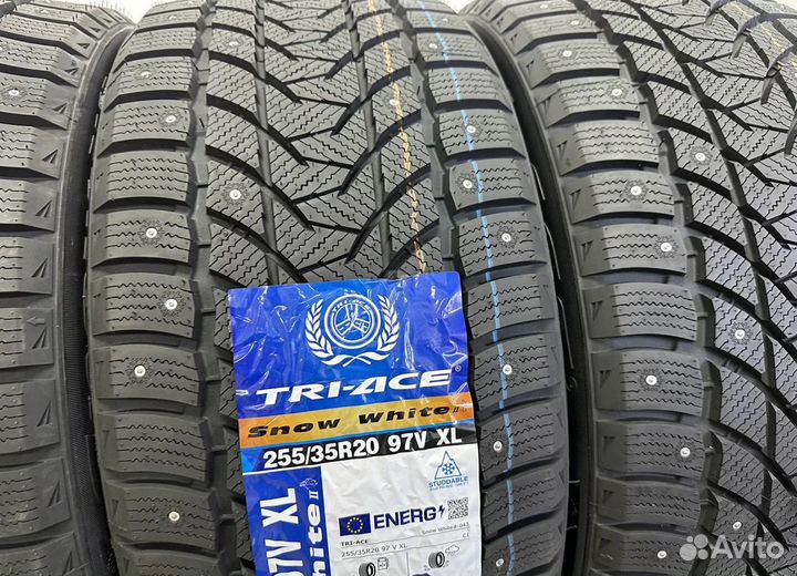 Tri Ace Snow White II 255/35 R20 52J