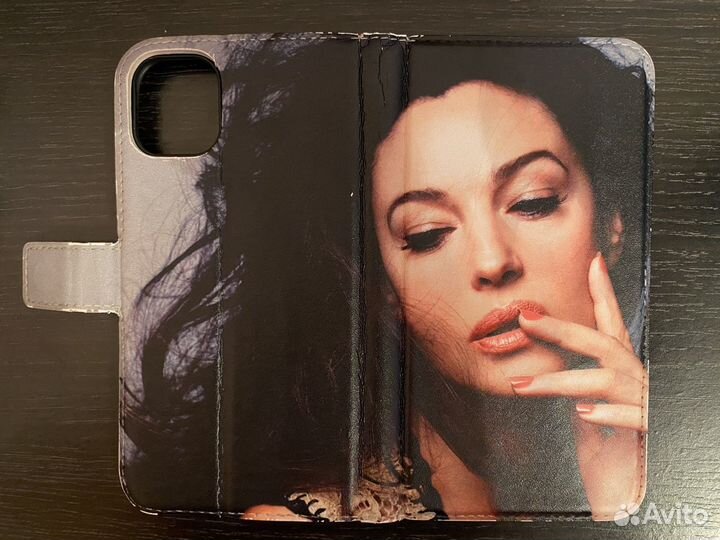 Красивый и стильный чехол книжка на iPhone 11