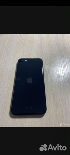 Телефон iPhone se 2020