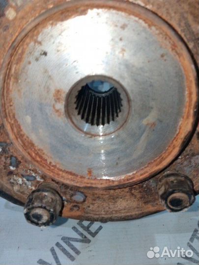 Кулак поворотный передний левый Сhevrolet Niva