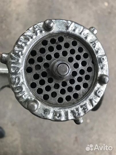 Чугунная ручная ретро мясорубка Husqvarna(Швеция)