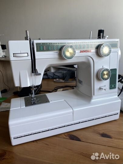 Швейная машинка Janome