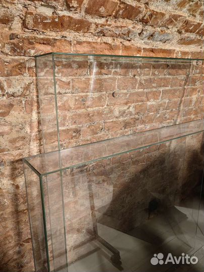 Стеклянная витрина бу