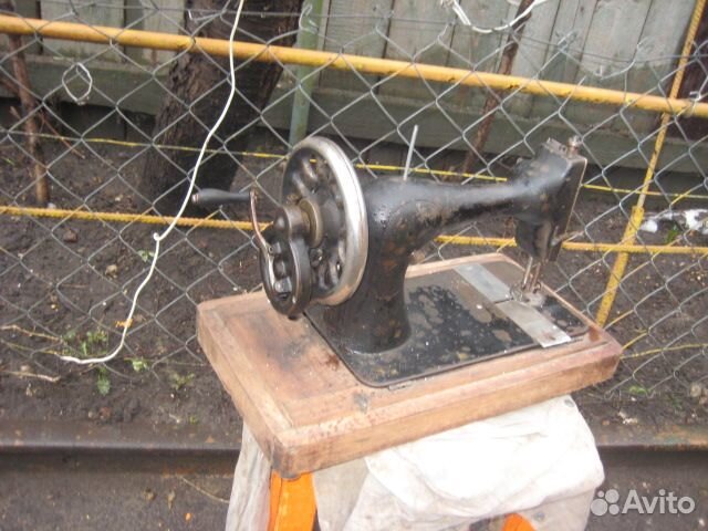 Швейная машинка 