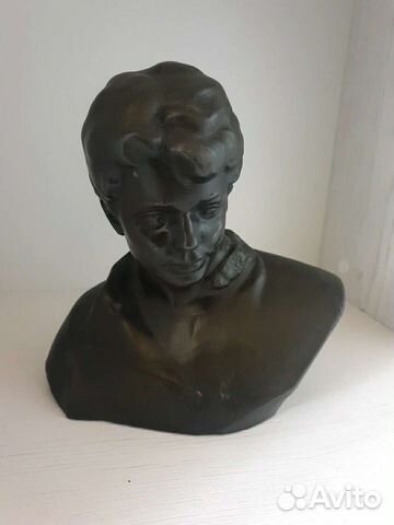 Бюст Есенина