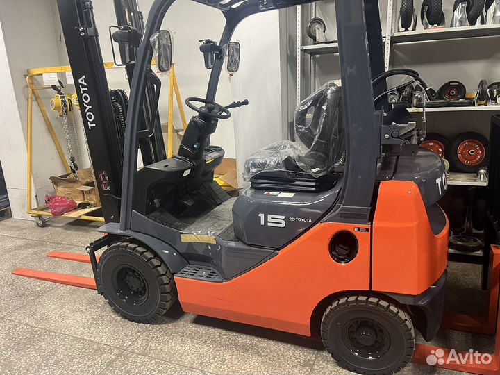 Вилочный погрузчик Toyota 32-8FG15, 2022
